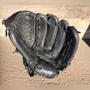 MIZUNO SOFTBALL BASEBALL GLOVE, FASTPITCH. R.throw.